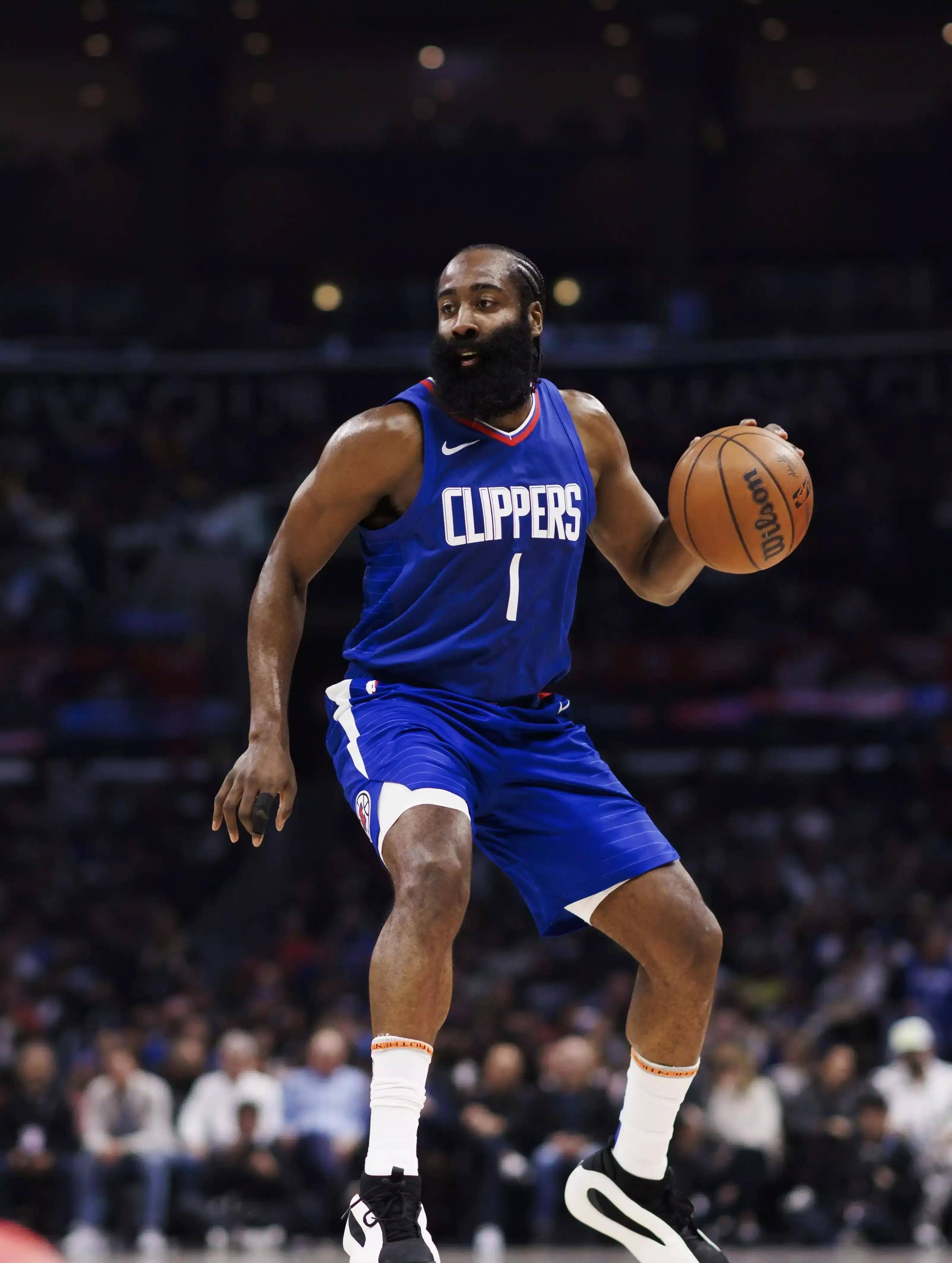 开云体育-包含库里焦点对战，哈登与80激战独行侠分钟，重要助攻胜负难料！赛场气氛高涨的词条-开云体育